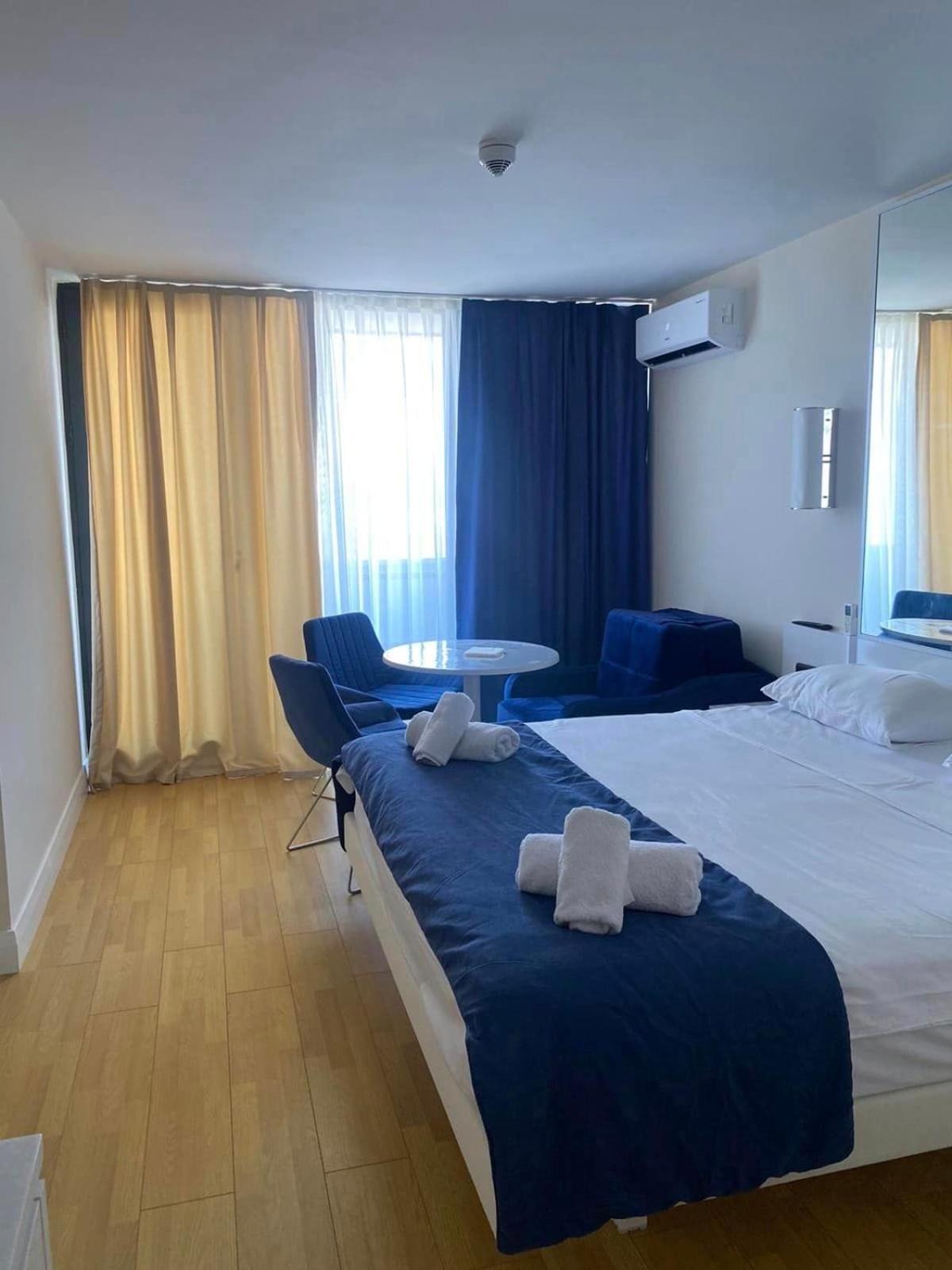 Suites Orbi City Aparthotel Batumi Exterior photo