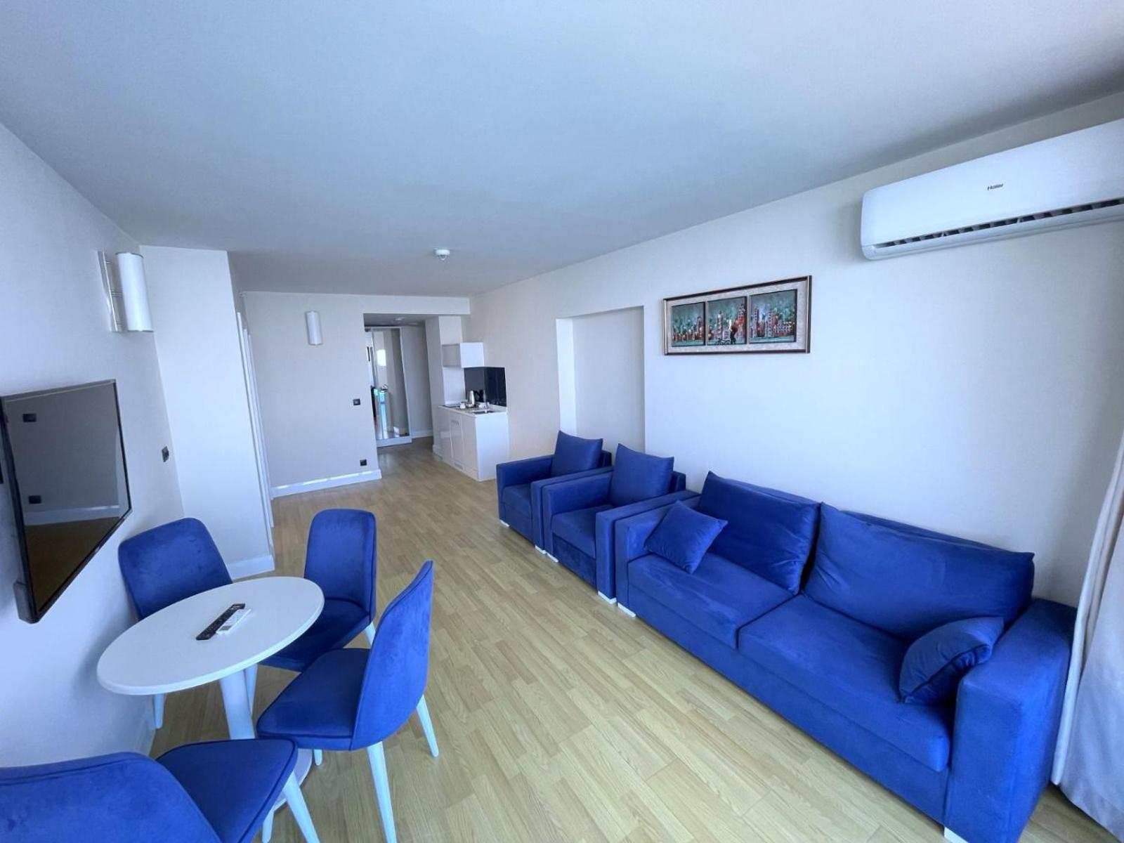 Suites Orbi City Aparthotel Batumi Exterior photo