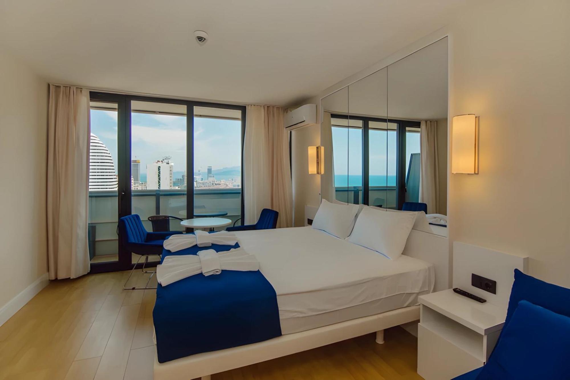 Suites Orbi City Aparthotel Batumi Exterior photo